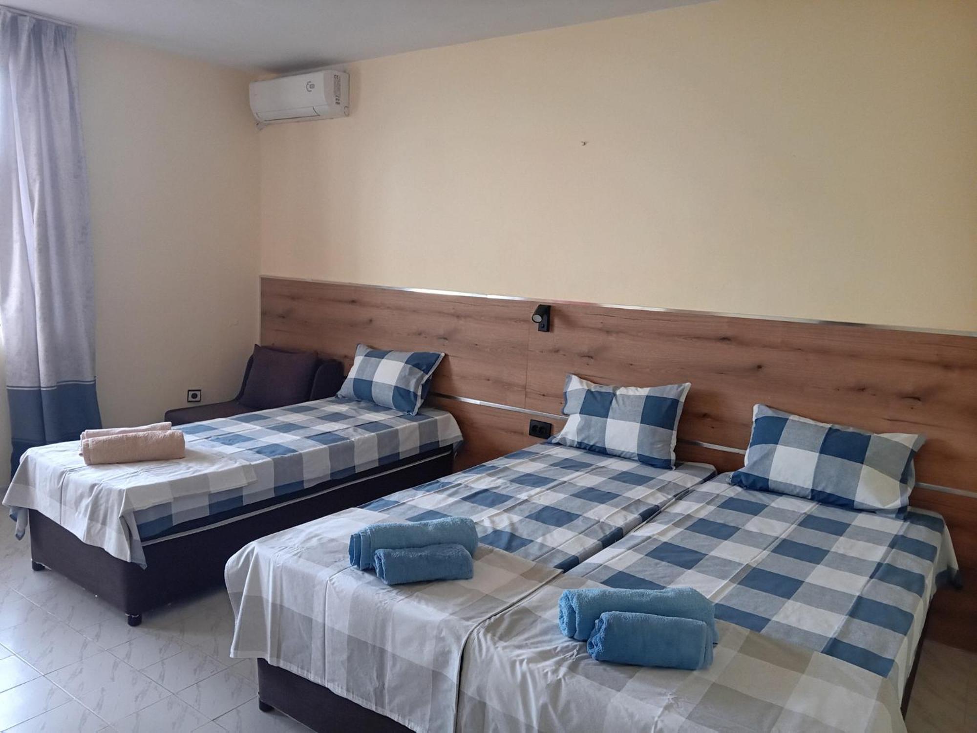 Guesthouse Oasis คีตาน ภายนอก รูปภาพ