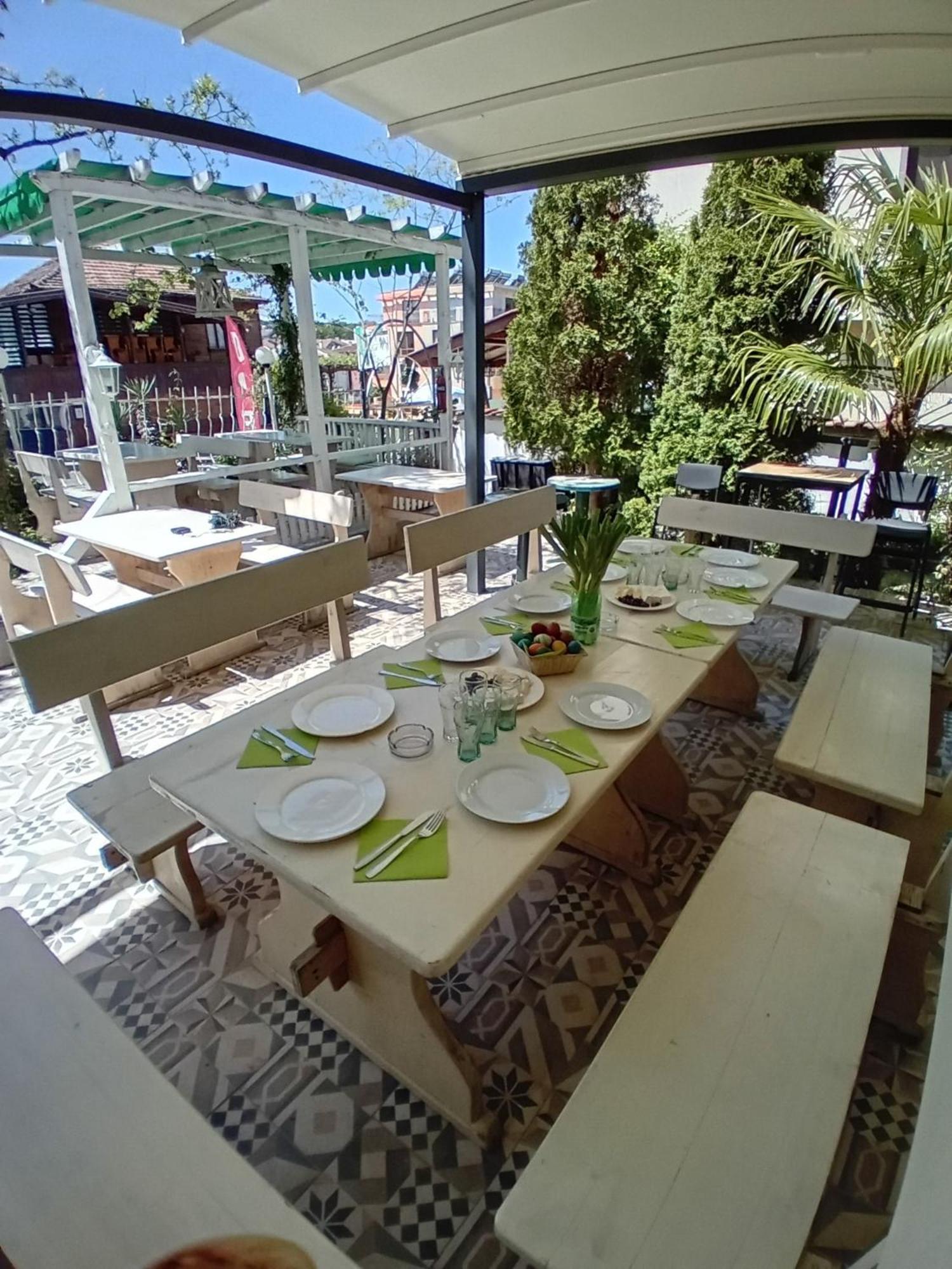 Guesthouse Oasis คีตาน ภายนอก รูปภาพ