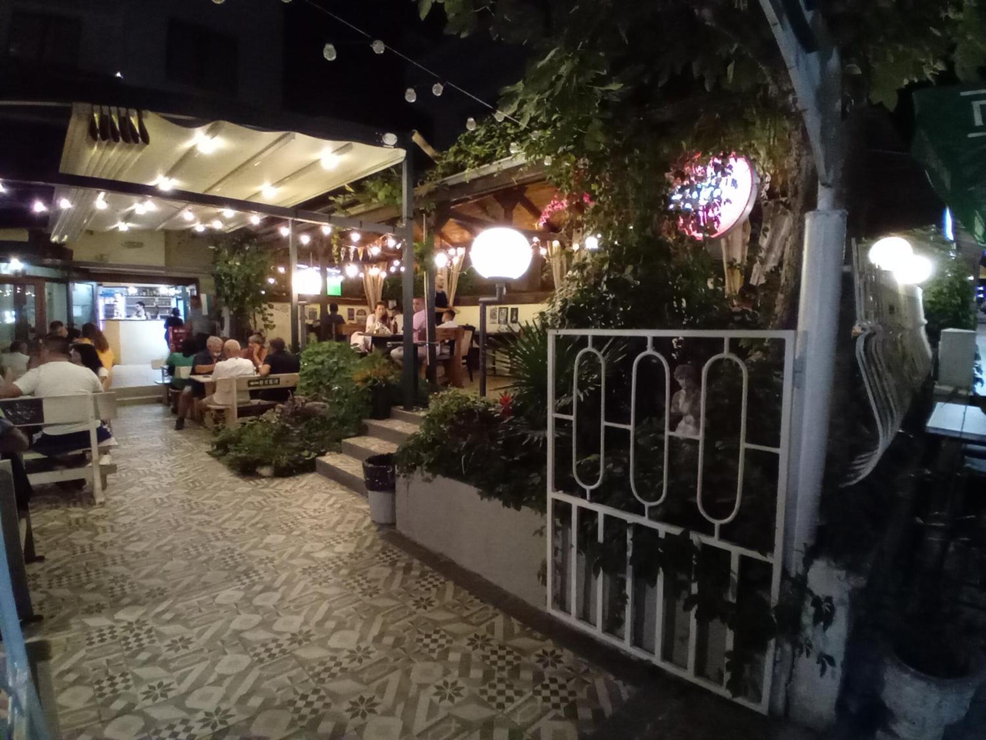 Guesthouse Oasis คีตาน ภายนอก รูปภาพ