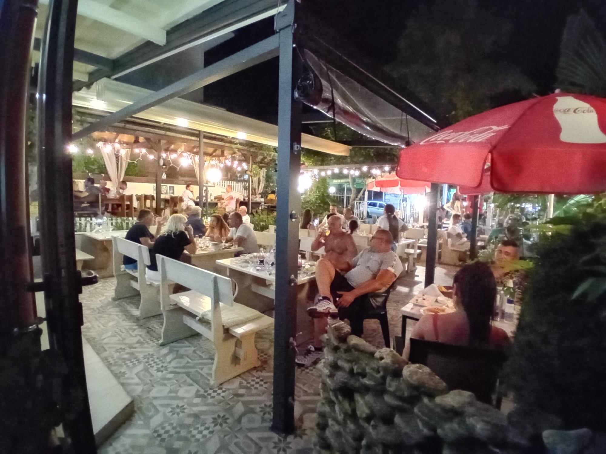 Guesthouse Oasis คีตาน ภายนอก รูปภาพ