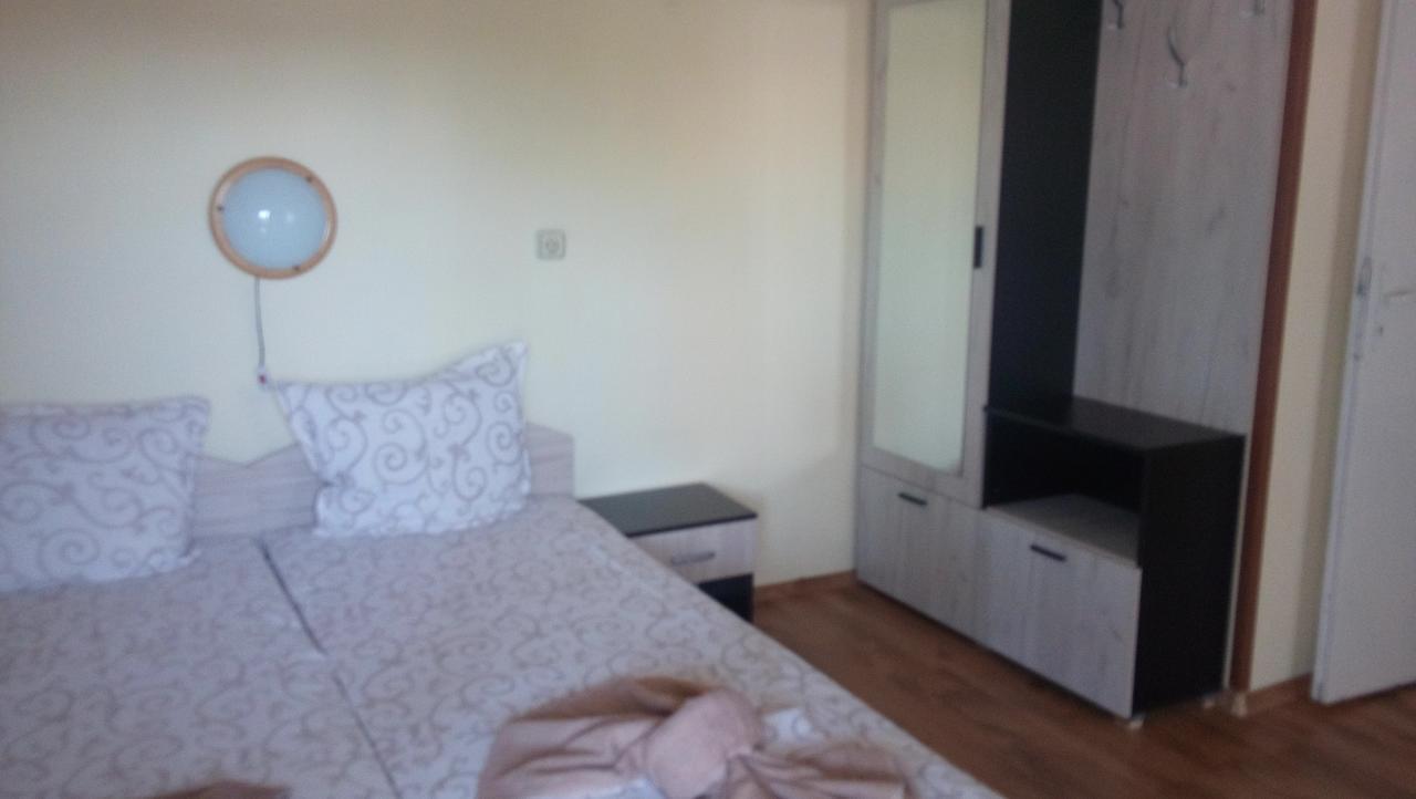 Guesthouse Oasis คีตาน ภายนอก รูปภาพ