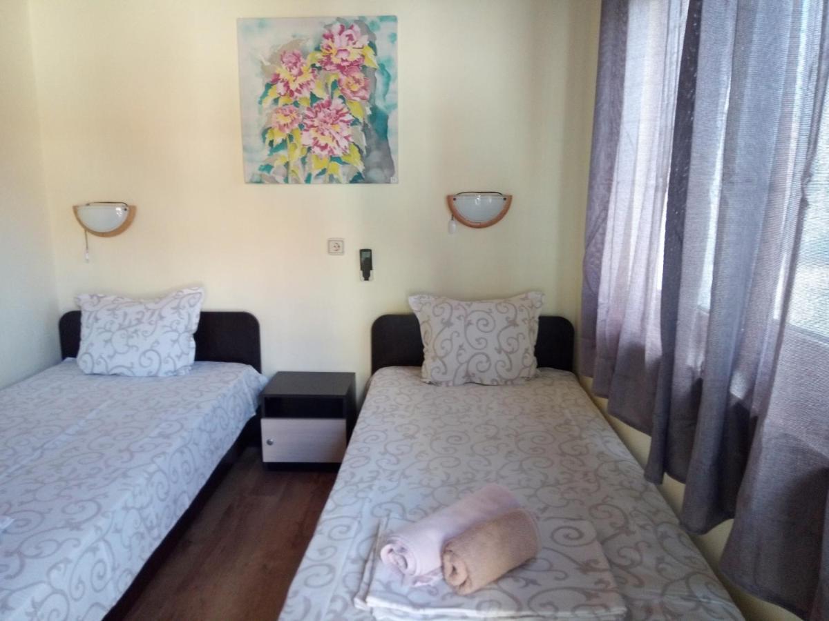 Guesthouse Oasis คีตาน ภายนอก รูปภาพ