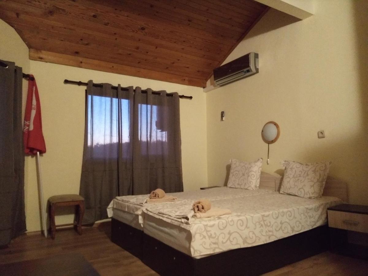 Guesthouse Oasis คีตาน ภายนอก รูปภาพ