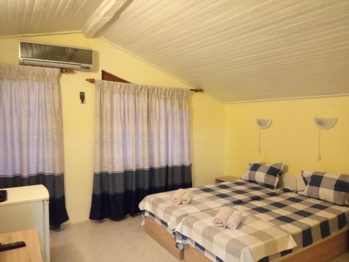 Guesthouse Oasis คีตาน ภายนอก รูปภาพ