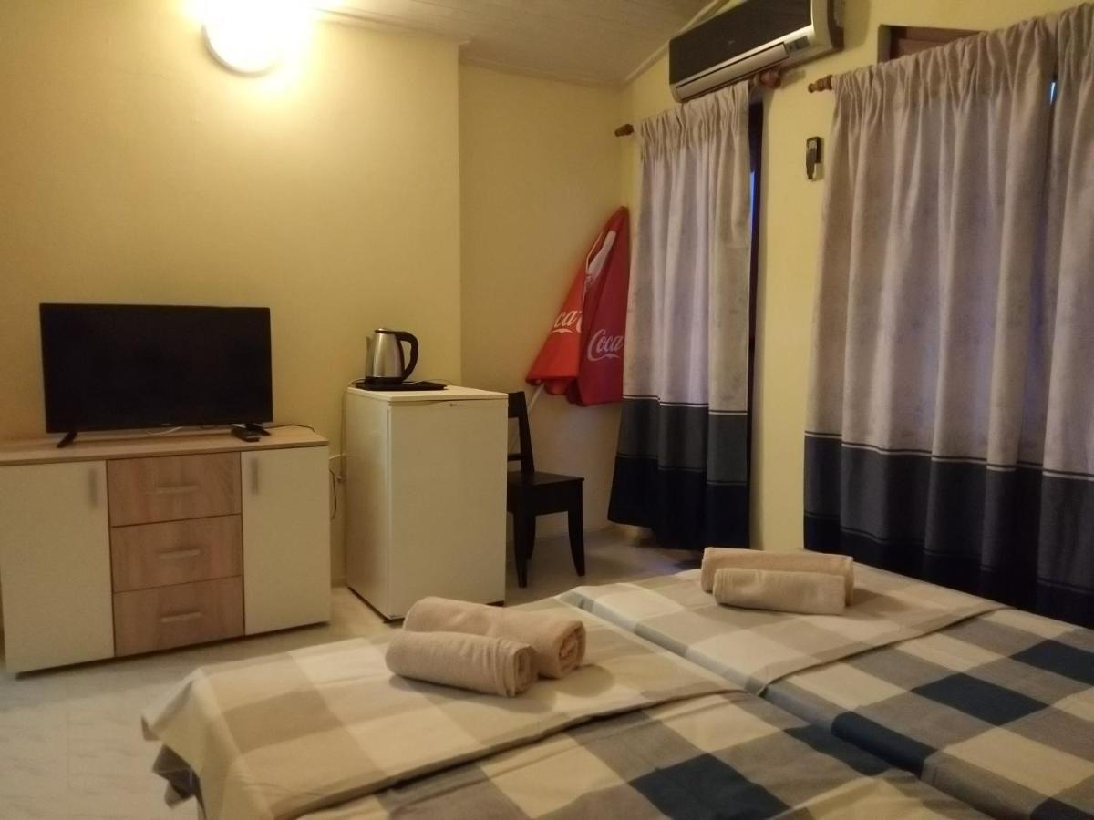 Guesthouse Oasis คีตาน ภายนอก รูปภาพ